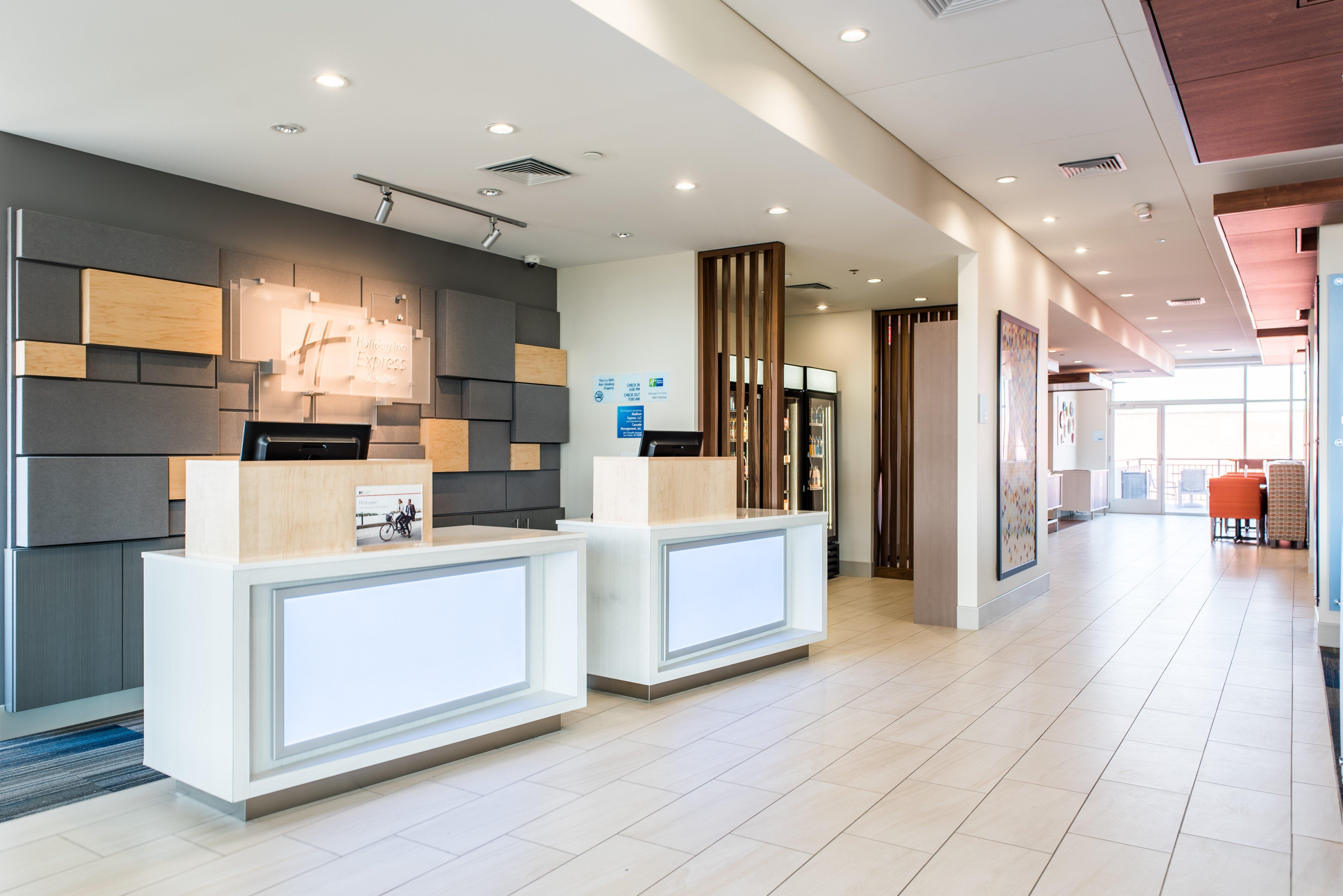 Holiday Inn Express & Suites Madison By Ihg Экстерьер фото