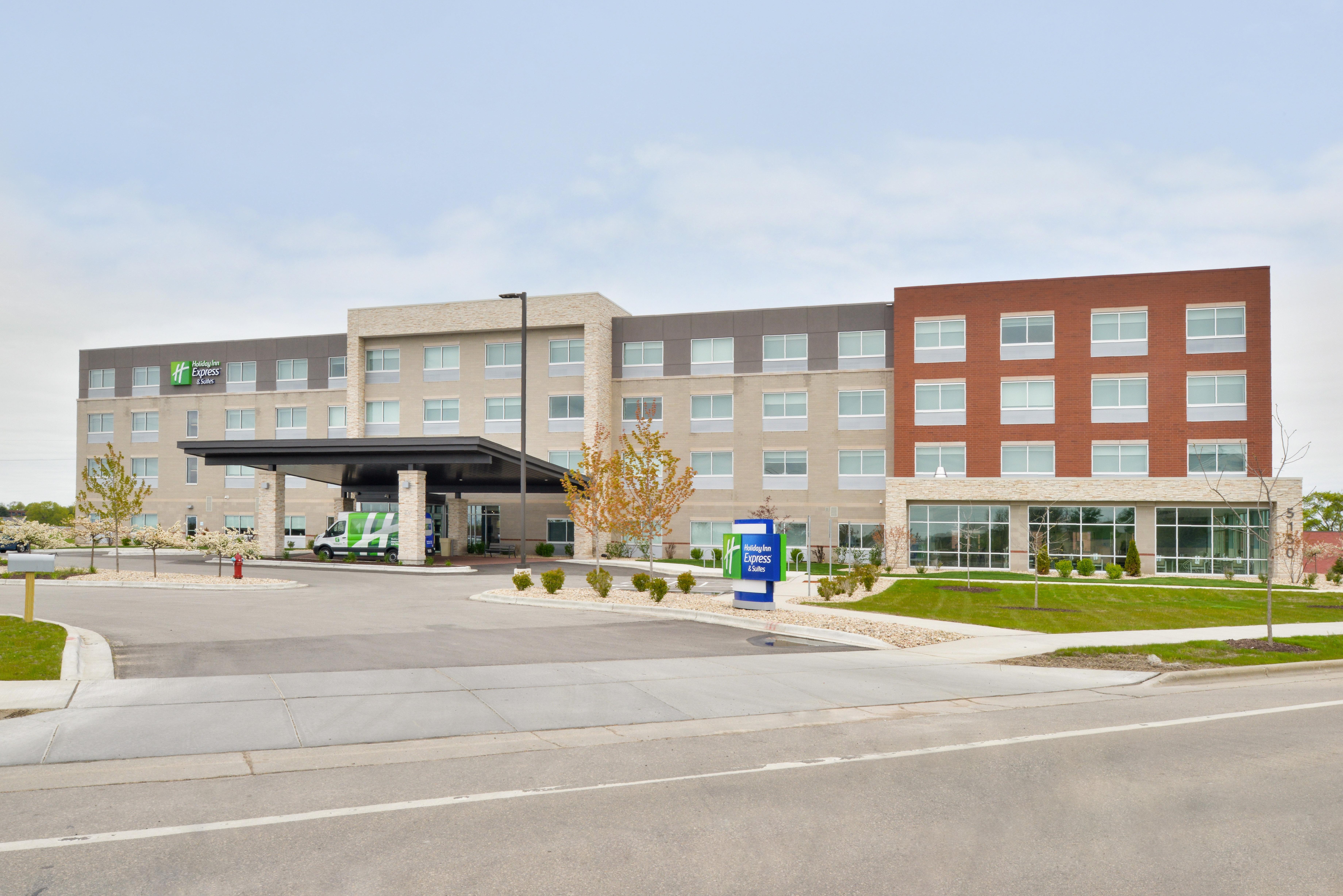 Holiday Inn Express & Suites Madison By Ihg Экстерьер фото