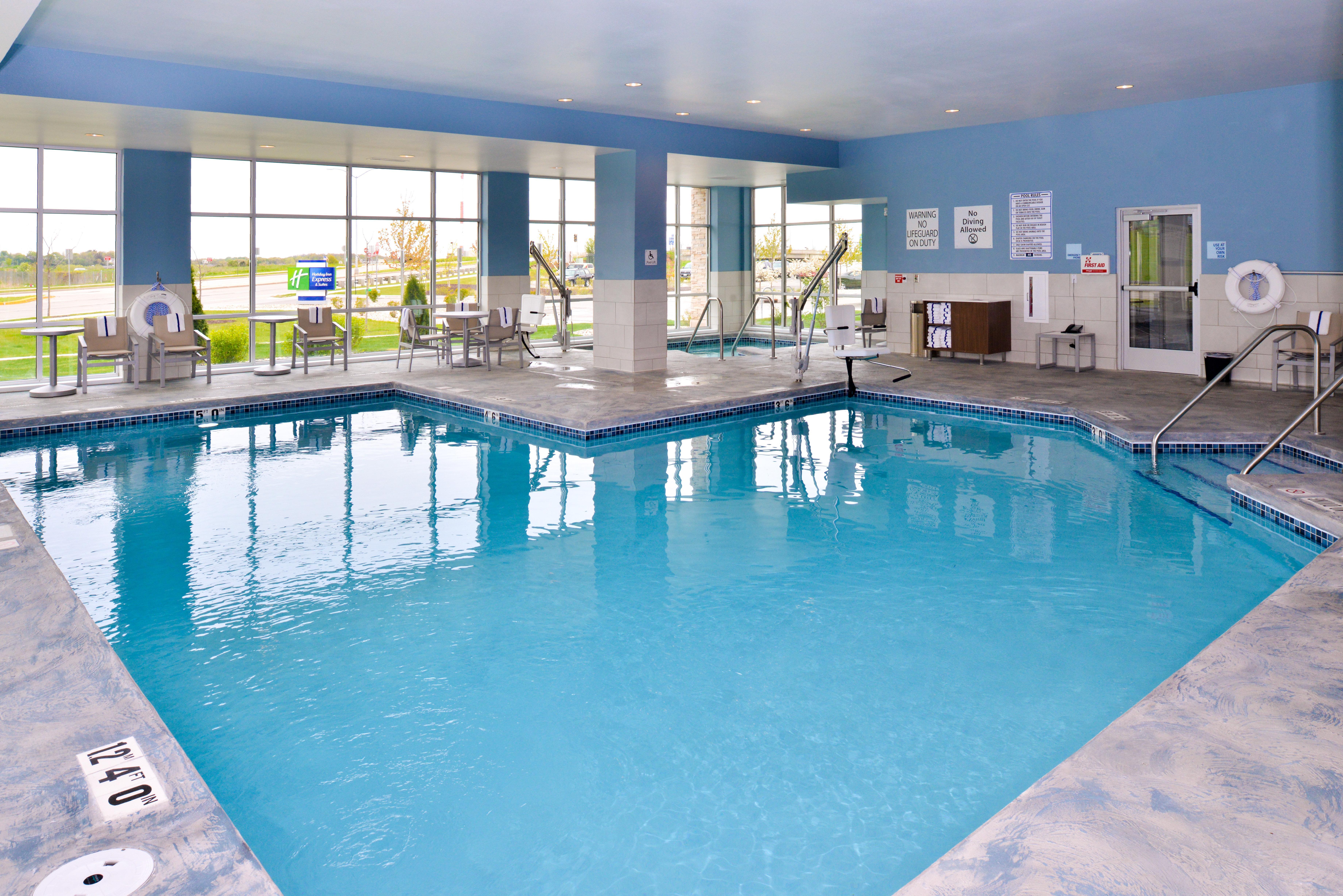 Holiday Inn Express & Suites Madison By Ihg Экстерьер фото