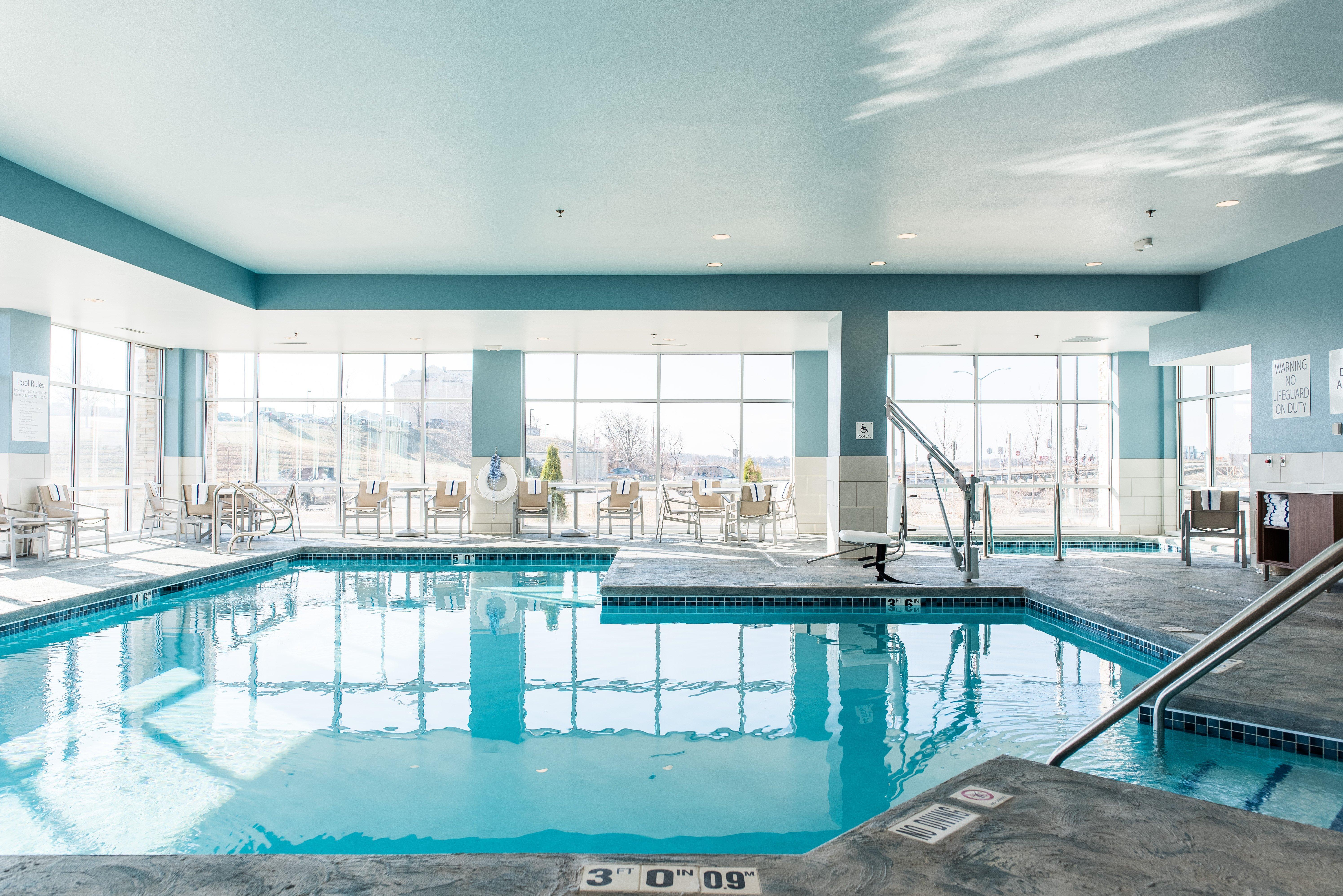 Holiday Inn Express & Suites Madison By Ihg Экстерьер фото